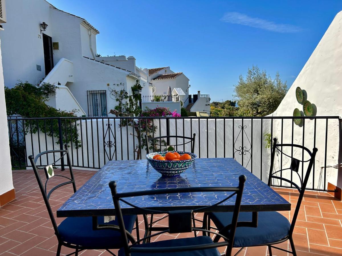 Casa Con Terraza Y Hermoso Jardin Comunal Nerja Exterior photo