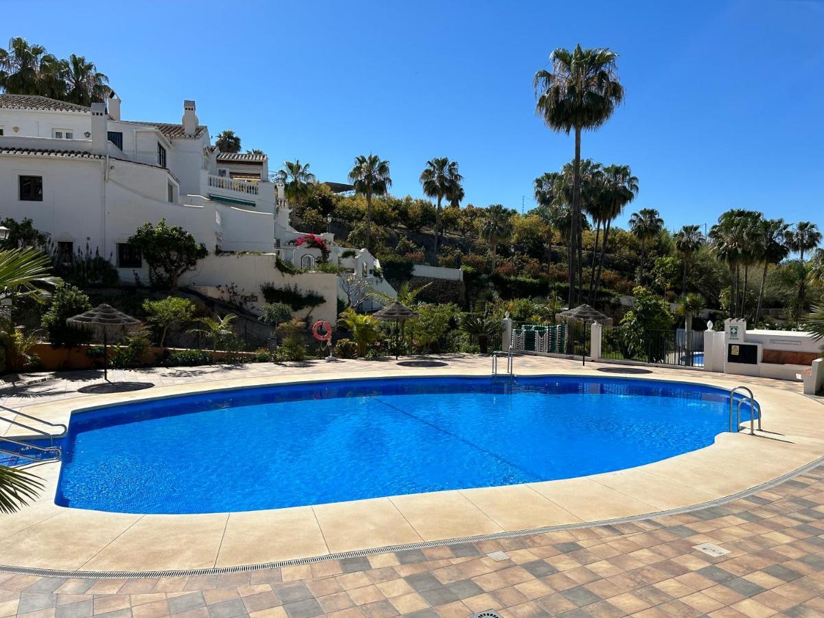 Casa Con Terraza Y Hermoso Jardin Comunal Nerja Exterior photo